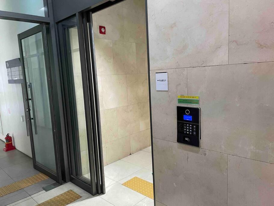 The Share Myeongdong High-rise Floor & Free Gym #subway Station 3min #myeongdong 10min * 首尔